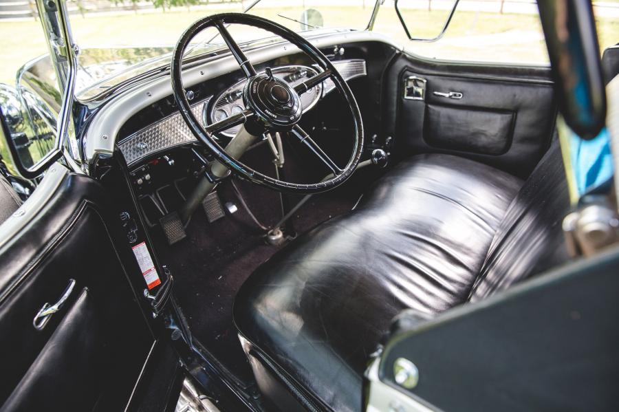Интерьер Cadillac V8 355-A Roadster by Fleetwood (4502) 1931 года  (фото 26 из 29)